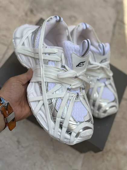 کتانی بالانسیگا اسپایدری سفید نقره ای