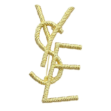 گل سینه زنانه با طرح وای اس ال، شیک و خاص