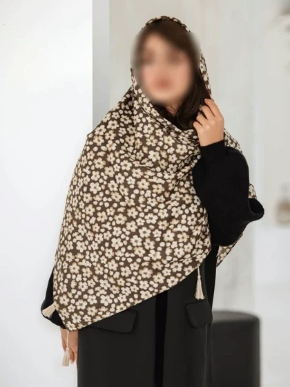 روسری نخی منگوله‌دار