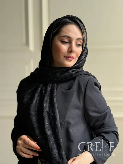 روسری نگینی طرحدار مشکی قواره 130