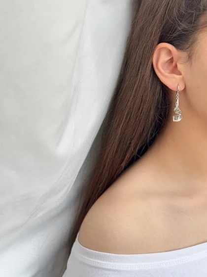 گوشواره آویز طرح ورساچه