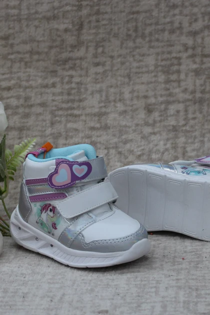 بوت و نیم بوت بچگانه کینتیکس kinetix