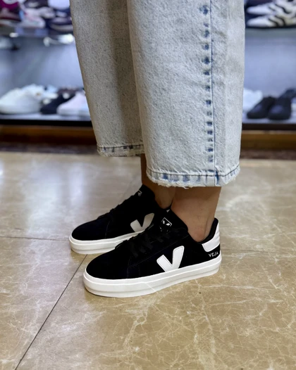 کتانی زنانه ونس وجا veja