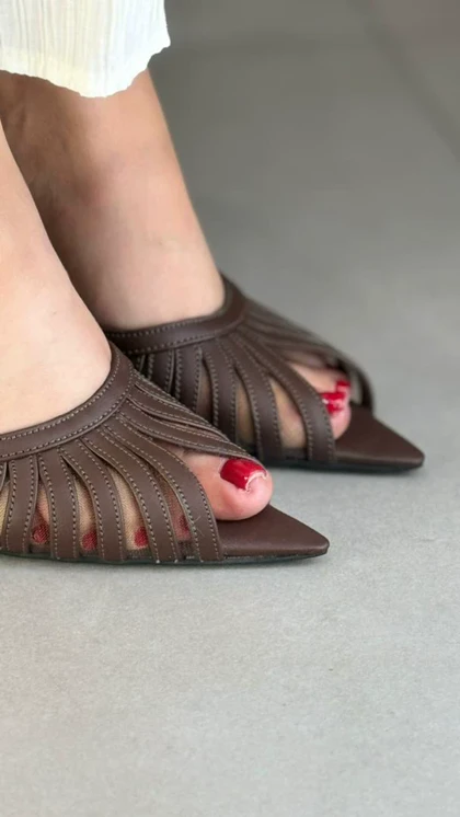 107 - پاشنه نوک تیز 107