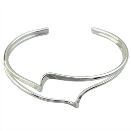 تکدست زنانه مدل مانیا طرح موج مینیمال نقره‌ای