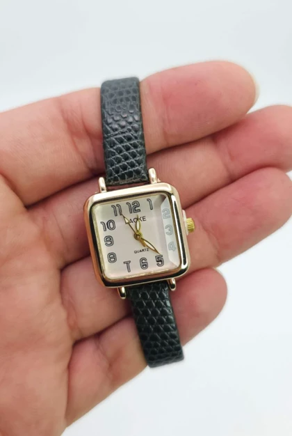 ساعت مچی زنانه باوک BAOKE بند چرمی ، اسپرت و روزمره با جعبه کادویی