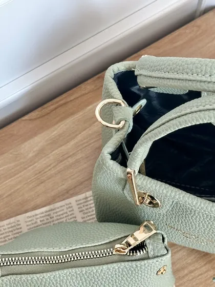 کیف 17900