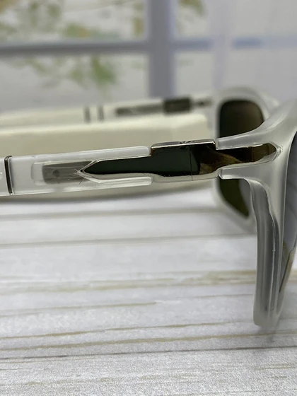 عینک آفتابی پرسول PO9298 فریم سفید عدسی شیشه‌ای سبز UV400 پلاریزه