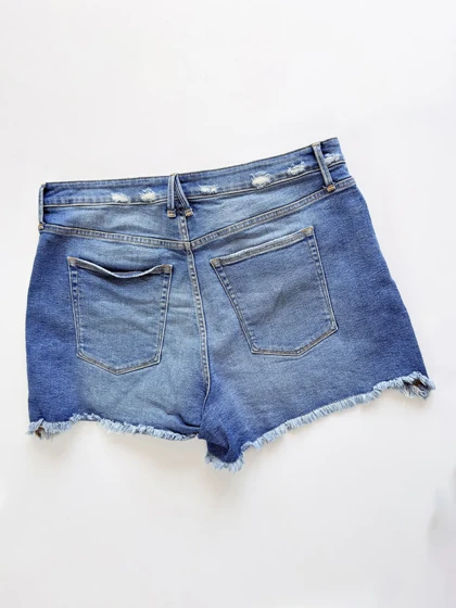 شورتک کوتاه جین زاپ‌دار پاچه ریش