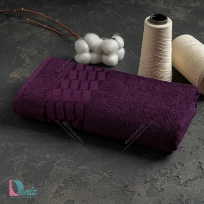 حوله حمامی طرح آرام رنگ بنفش تیره