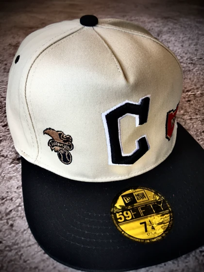 کلاه کپ بک فیت مستر کوالیتی وارداتی FIFTY 59 مدل Chicago Cubs _ طوسی نقاب مشکی