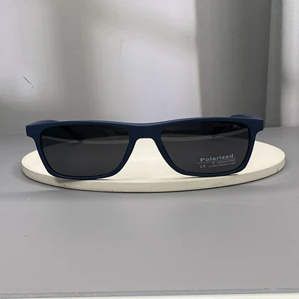 عینک آفتابی لاگوست با فریم کائوچو و لنز پلی‌کربنات پلاریزه UV400 Lacoste Polarized