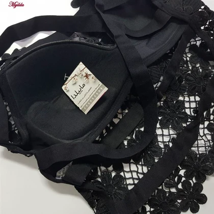 کراپ تاپ زنانه ماییلدا مدل گل‌گلی گیپوری کد 5474-1837