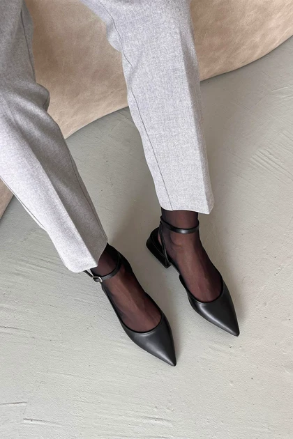 کفش پاشنه‌بلند کلاسیک زنانه استراسونس straswans