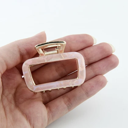 کلیپس زنانه طرح مکعبی شفاف