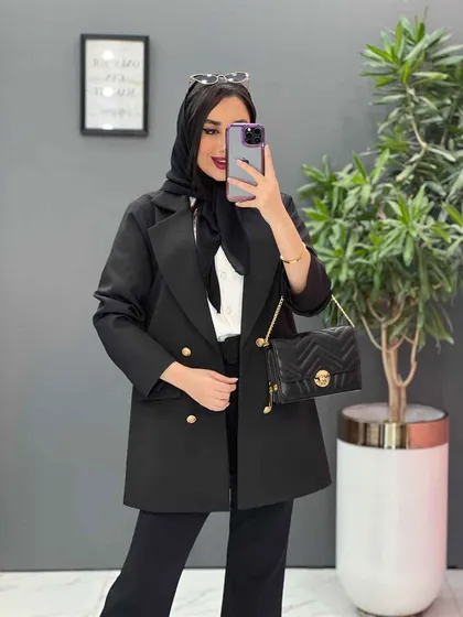 مانتو کتی مازراتی دکمه ژنرالی