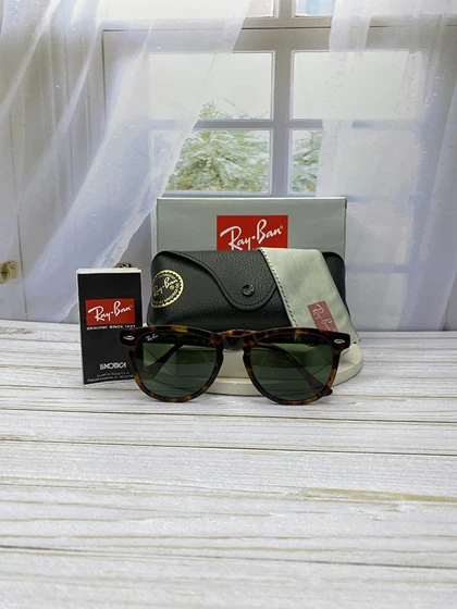 عینک آفتابی Ray-Ban RB 2398 ترکیب فریم کائوچو استات و عدسی کریستال با استاندارد UV400