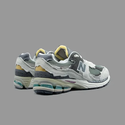 نیوبالانس 2002r پروتکشن پک طوسی روشن New Balance 2002r Protection Pack Rain Cloud