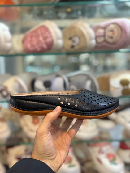 صندل جلوبسته زنانه مدل صحرا مشکی