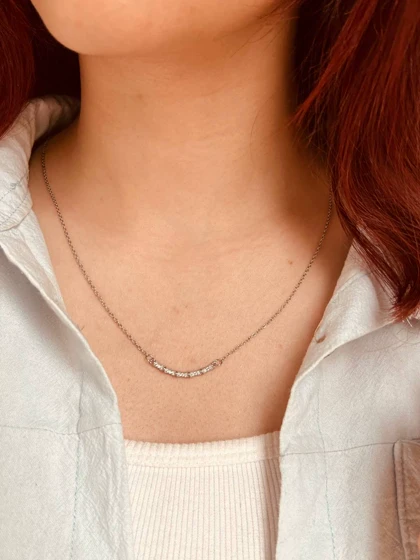 گردنبند نیم دایره نگینی