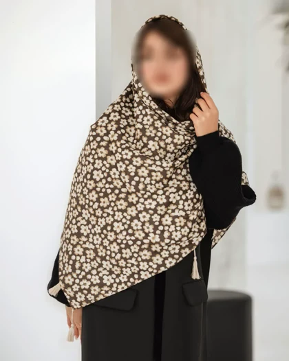 روسری نخی منگوله‌دار