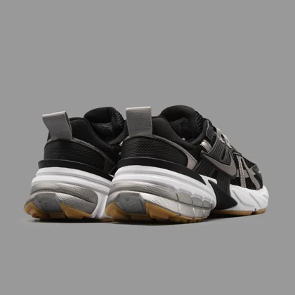 نایکی وی تو کی مشکی نقره ای Nike V2K Run Black Silver