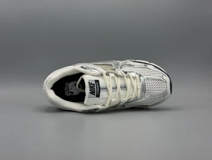 کتانی نایکی وومرو5 طوسی سرمه ای کروم/Nike vomero5