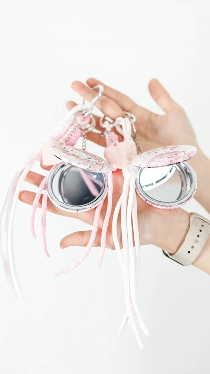 چارم بگ آینه کیتی