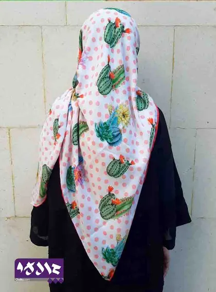 روسری نخی طرح کاکتوس خال‌خالی