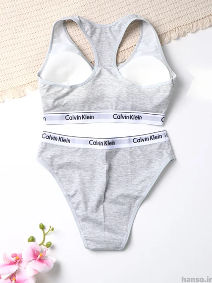ست نیم‌تنه و شورت کاپ‌دار بدون فنر Marilyn مرلین طرح کلوین کد 7225