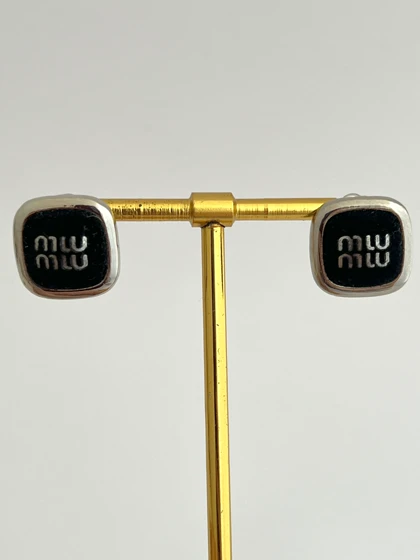 گوشواره miu miu
