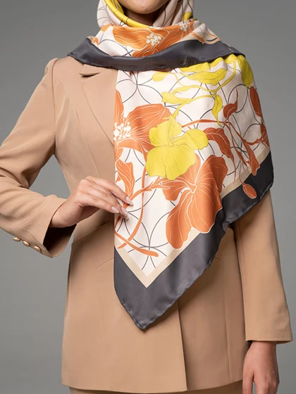 روسری نخ چلچراغ سوسن