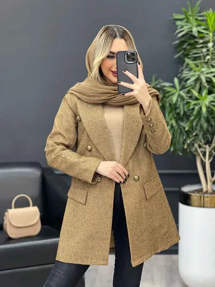 مانتو حصیری دکمه طلایی