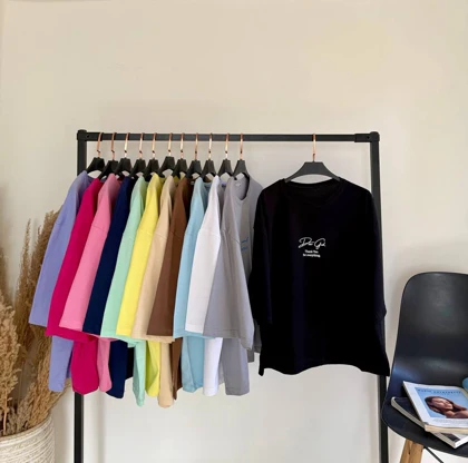 تیشرت باکسی زنانه گلدوزی شده طرح god