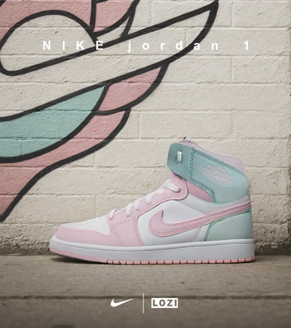 کفش کتانی ساق‌دار زنانه سفید صورتی آبی نایک NIKE jordan 1 مدل 7821