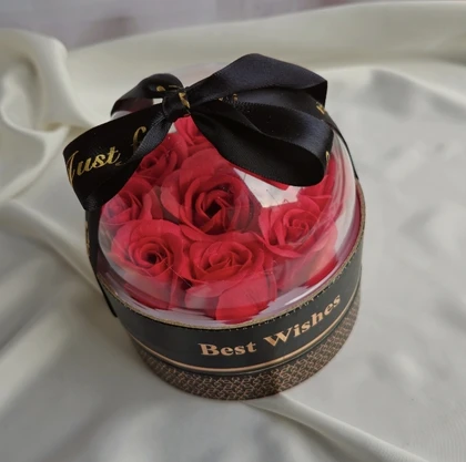 باکس گل رز جاودان معطر جواهرات