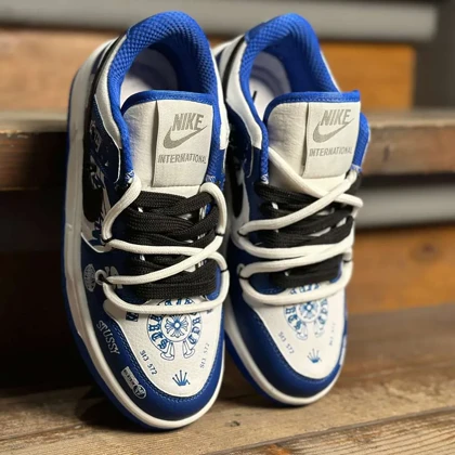 کتانی زنانه اس بی دانک