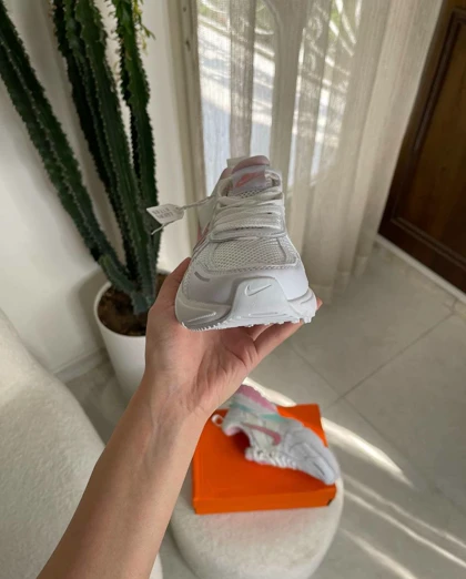 نایک وی تو کی ران Nike v2k run کد 602