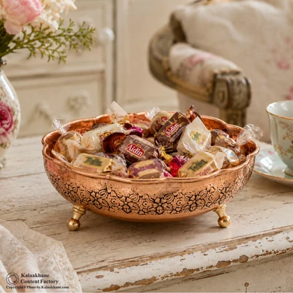 شکلات خوری سه پایه مس دیبا رنگ مسی کد 1062
