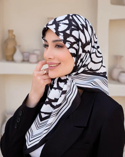 روسری کاریان ابرریشم کجراه (سایز 90) 30104