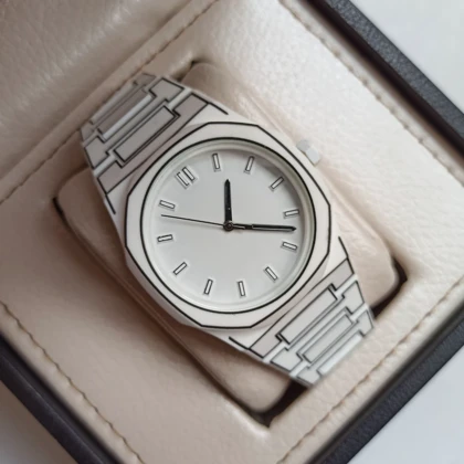 ساعت مچی مردانه طرح میلانو رنگ سفید