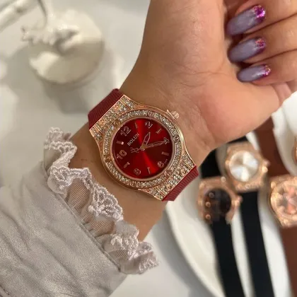 ساعت زنانه نگین‌دار بولون طرح هابلوت