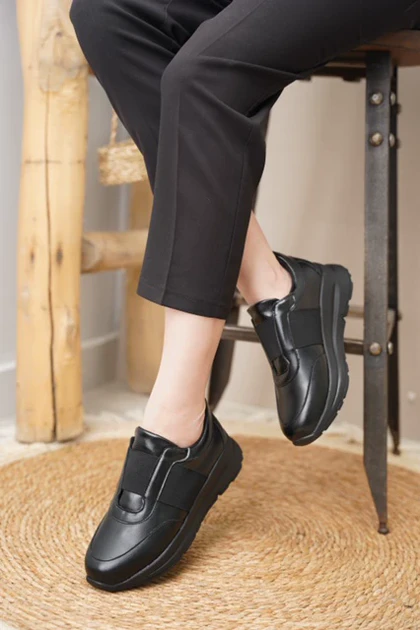 کفش کتانی طبی پیاک