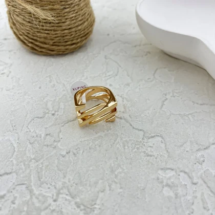 انگشتر زنانه طرح خطی ژوپینگ، ظرافت در عین سادگی Xuping