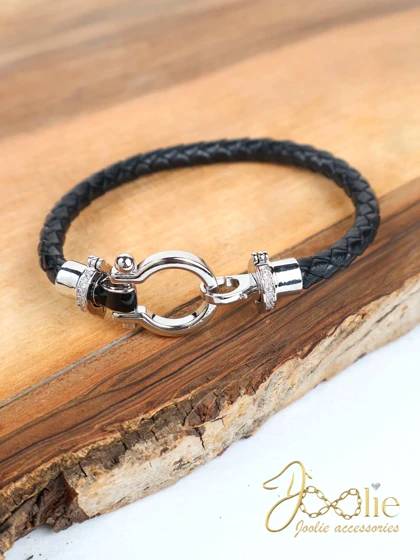 دستبند زنانه چرمی امگا نگین‌دار کد B2224