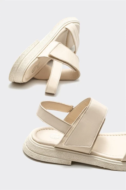 صندل زنانه اله elle