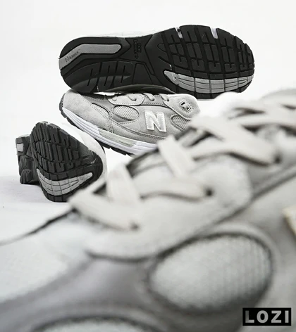 کفش کتانی طوسی سبز Newbalance 992