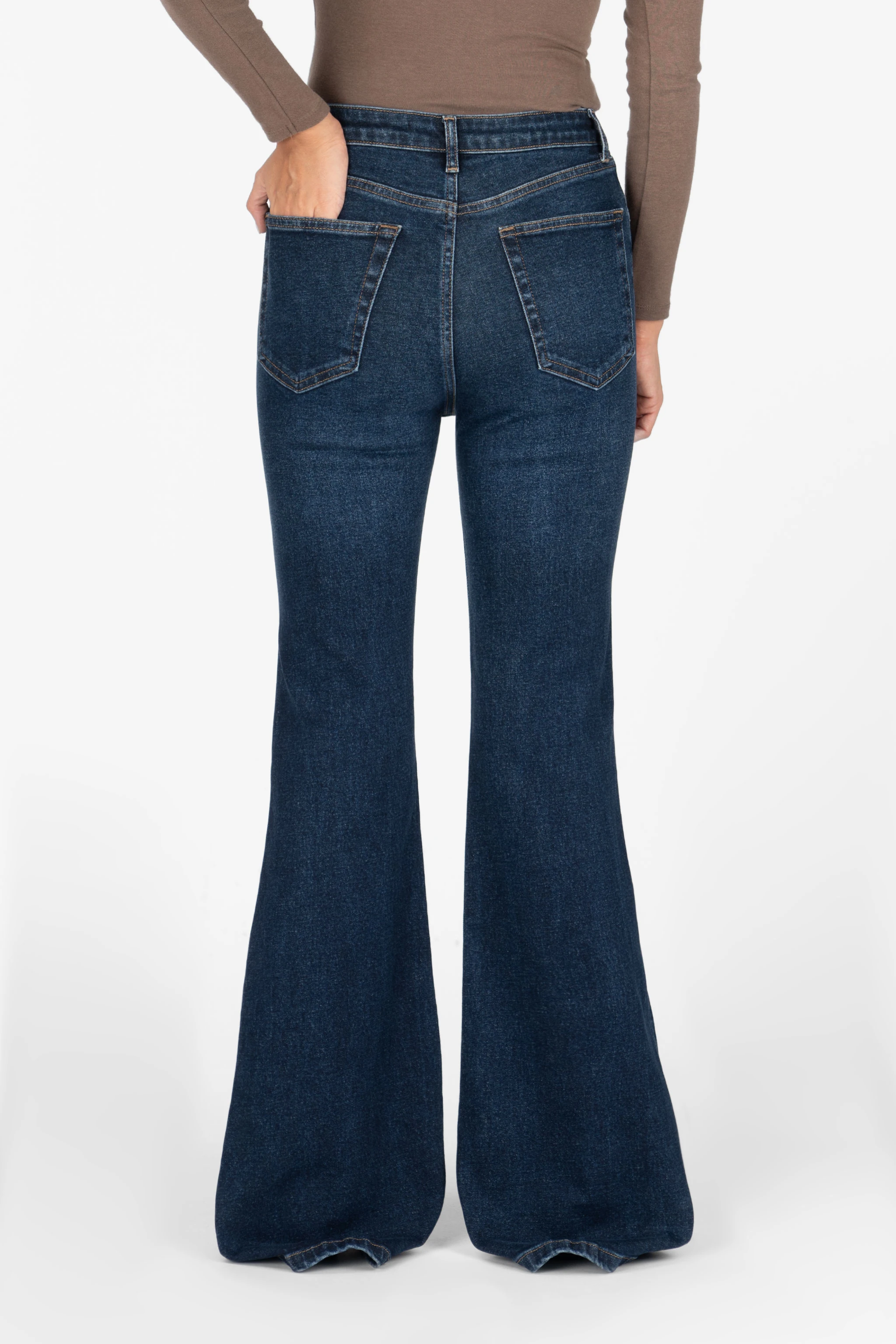 شلوار جین زنانه بوت‌کات فلکس(کشی) آبی تیره برفکی رویال جین Royal Jeans