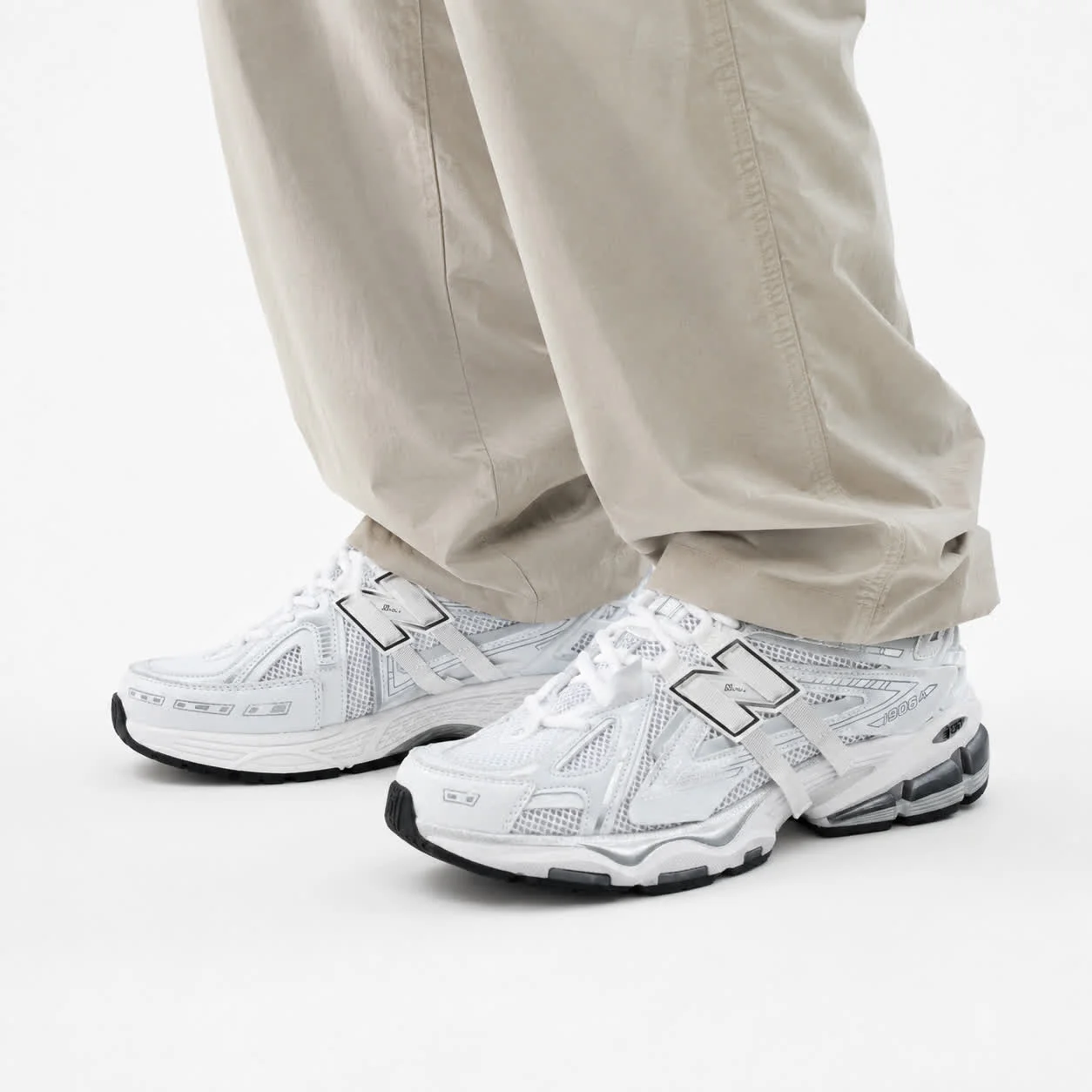 کتانی مردانه نیوبالانس 1906 سفید New BALANCE 1906A