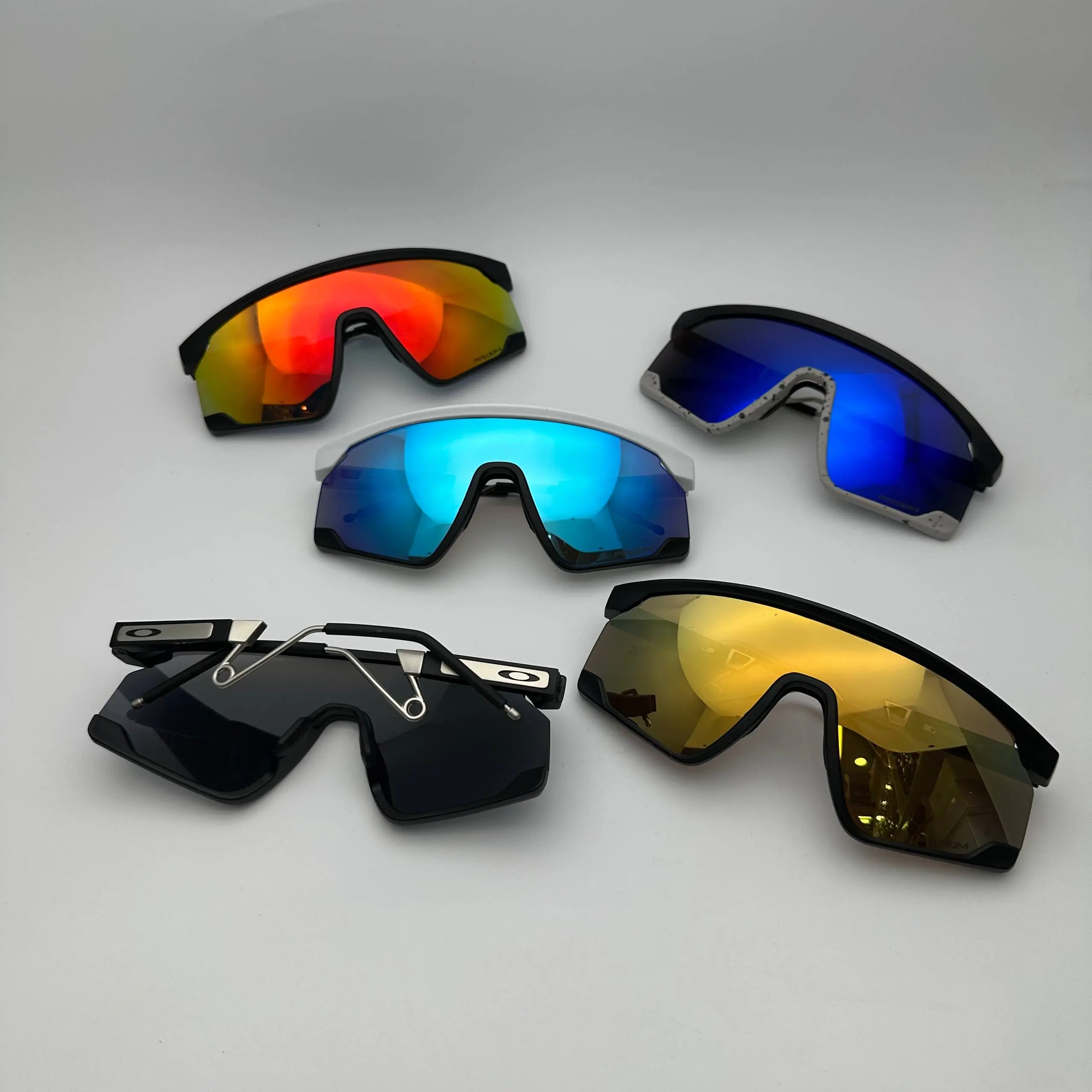 عینک ورزشی OAKLEY OC03 اقساطی